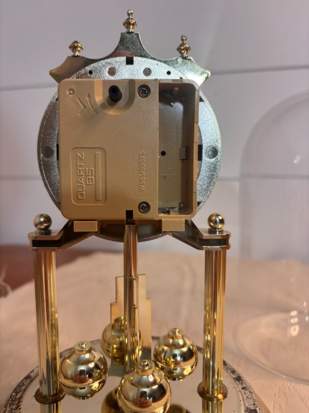 VTG Concordia Quartz Rotating Pendulum Anniversary Dome Clock w/Gold Tone Base - Picture 5 of 12